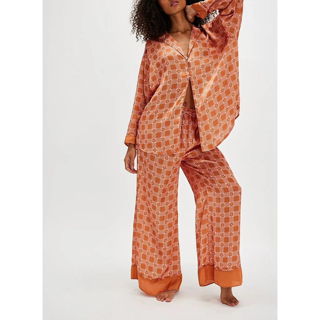 Silk Satin Pajamas Set for Women 2 Piece Floral Loose Pjs Wide Leg Sleep Loungewear Pants with Long Sleeve Button down Shirts