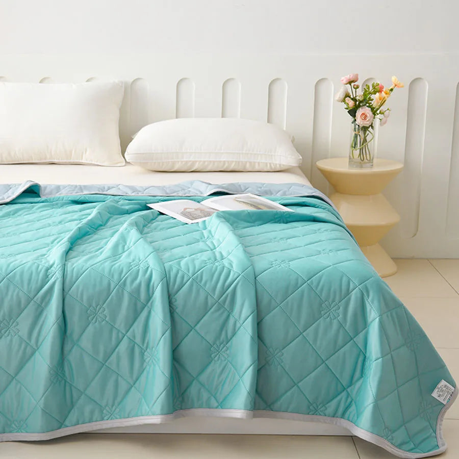 Ultra-Soft Summer Cooling Blanket - Lightweight, Breathable ,Easy Care Cooling Blanket For Hot Sleepers Cooling Thin Quilt