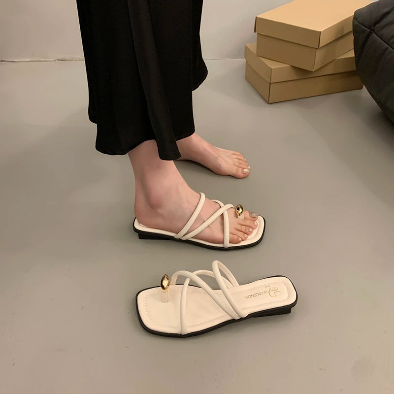 French design sense niche design sandals 2024 summer internet famous flat bottomed slippers for women