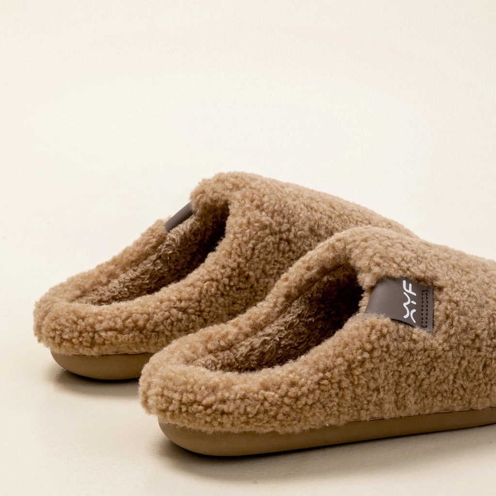Cozy Furry Slippers for Women, Warm Non-Slip Indoor Shoes, Plush Fleece Lining & Soft Sole for Home Comfort in Winter