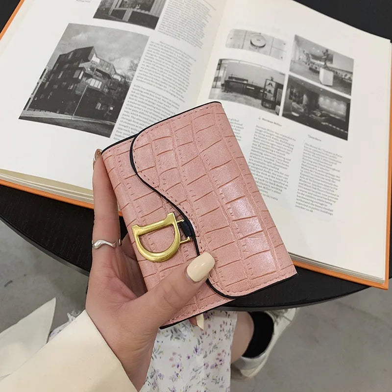 New wallet for women, compact and stylish, crocodile pattern, large capacity, multiple card slots, ultra-thin, short design.