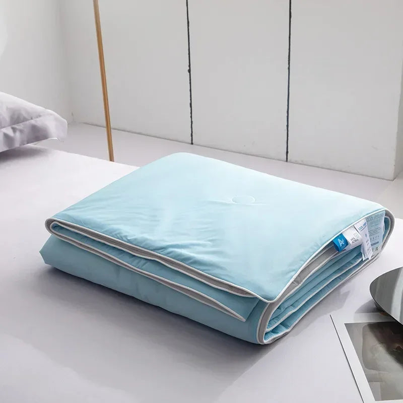 High Quality Cooling Blankets Smooth Air Condition Comforter Lightweight Summer Quilt with Double Side Cold & Cooling Fabric