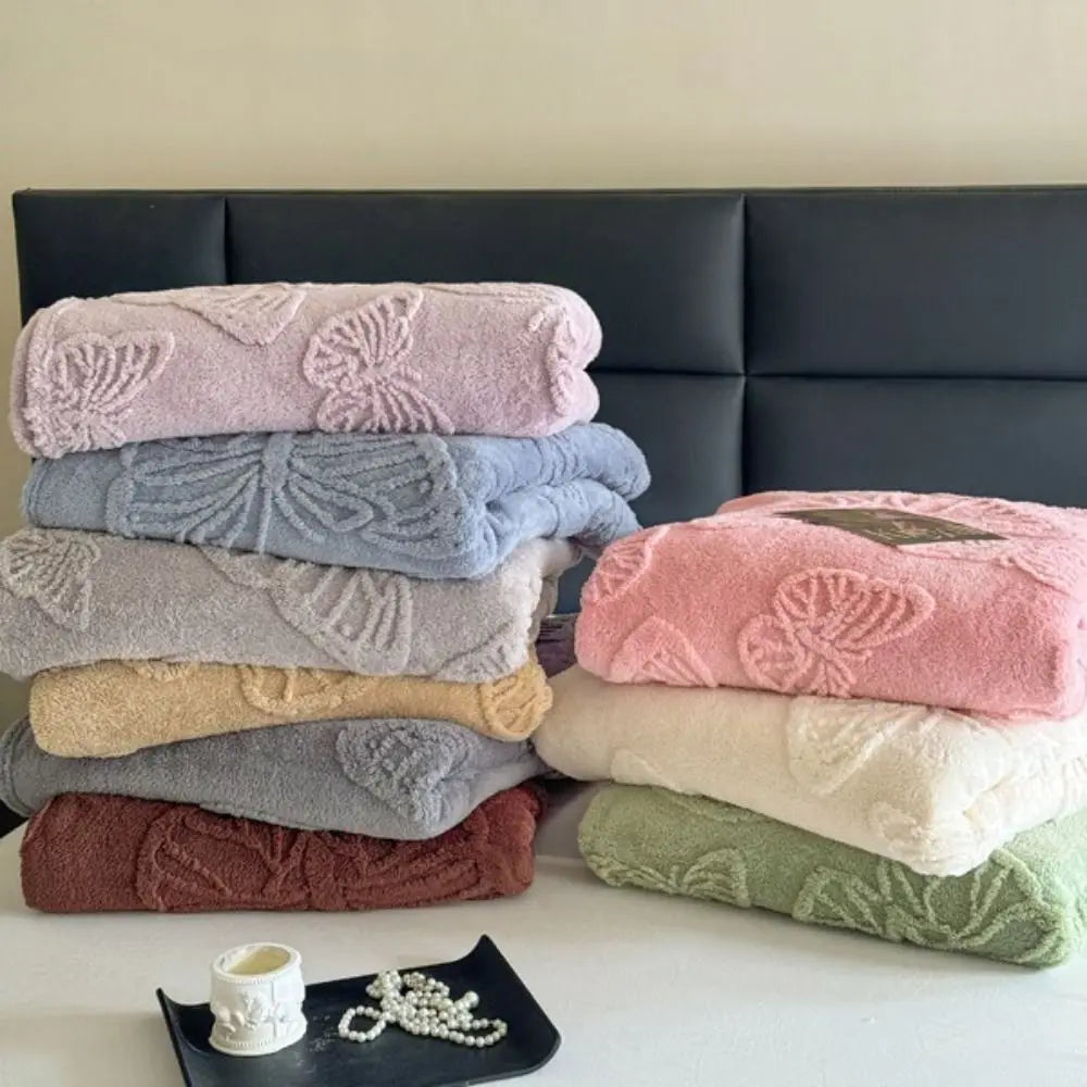 New Double Sided Cooling Blanket Skin-Friendly Cold Effect Conditioning Quilt 3D Butterfly Jacquard Breathable Cooler Quilt