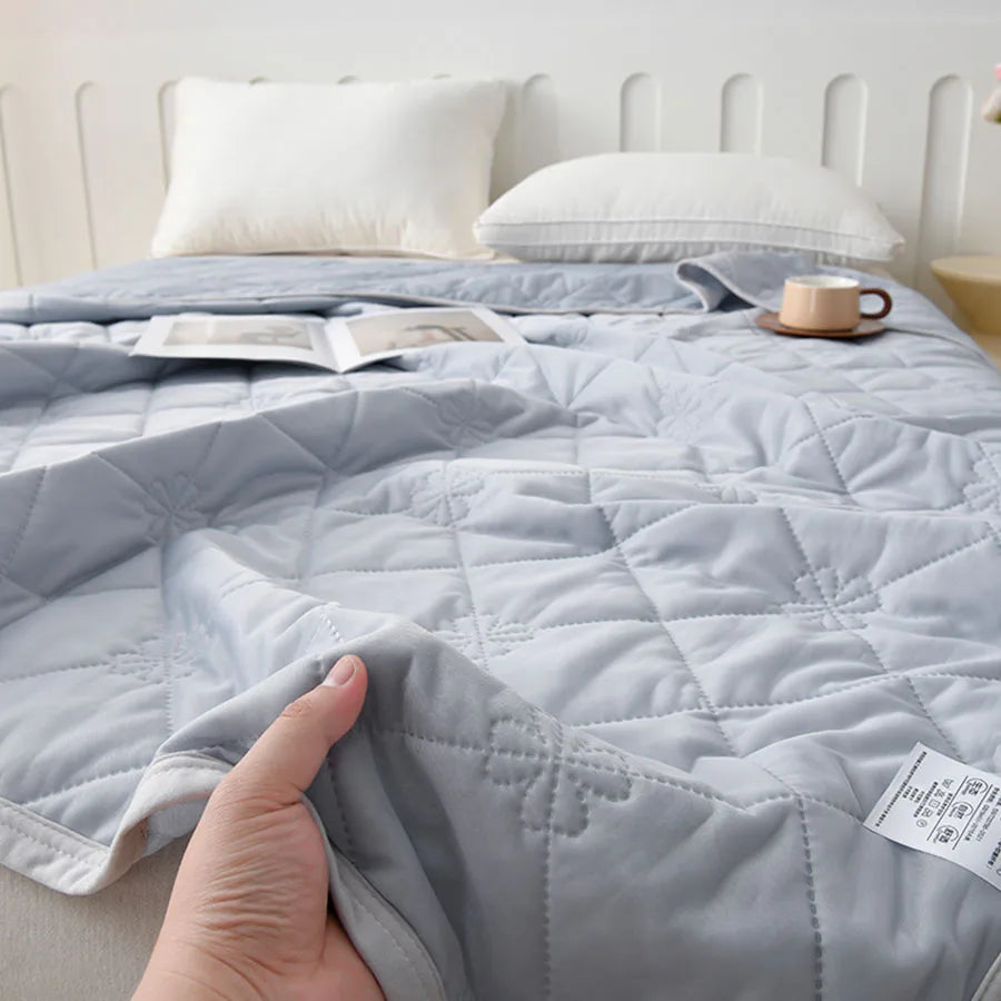 Ultra-Soft Summer Cooling Blanket - Lightweight, Breathable ,Easy Care Cooling Blanket For Hot Sleepers Cooling Thin Quilt
