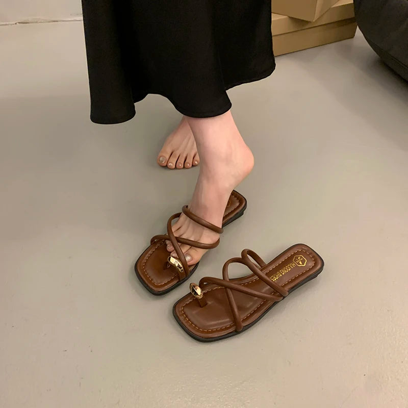 French design sense niche design sandals 2024 summer internet famous flat bottomed slippers for women