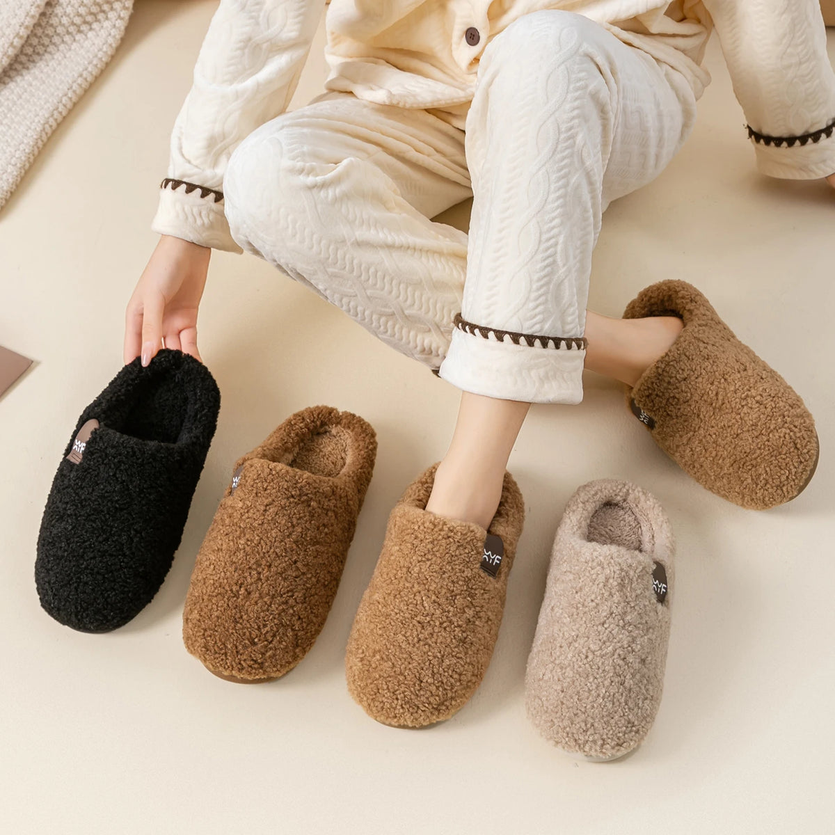 Cozy Furry Slippers for Women, Warm Non-Slip Indoor Shoes, Plush Fleece Lining & Soft Sole for Home Comfort in Winter