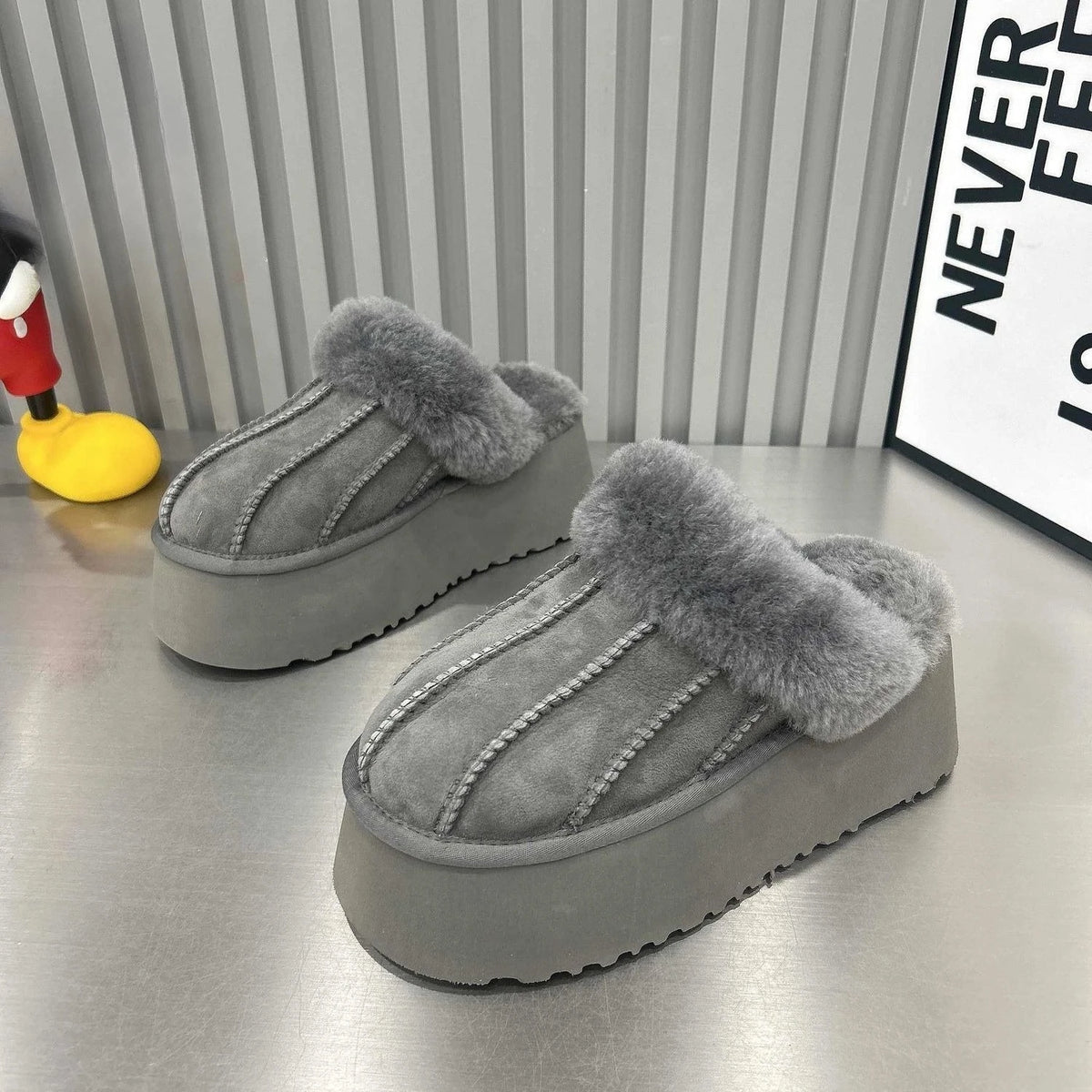 House Slippers for Women Winter New Suede Warm Fur Slippers Design Stitching Thick Sole Home Shoes Lightweight Indoor Shoes