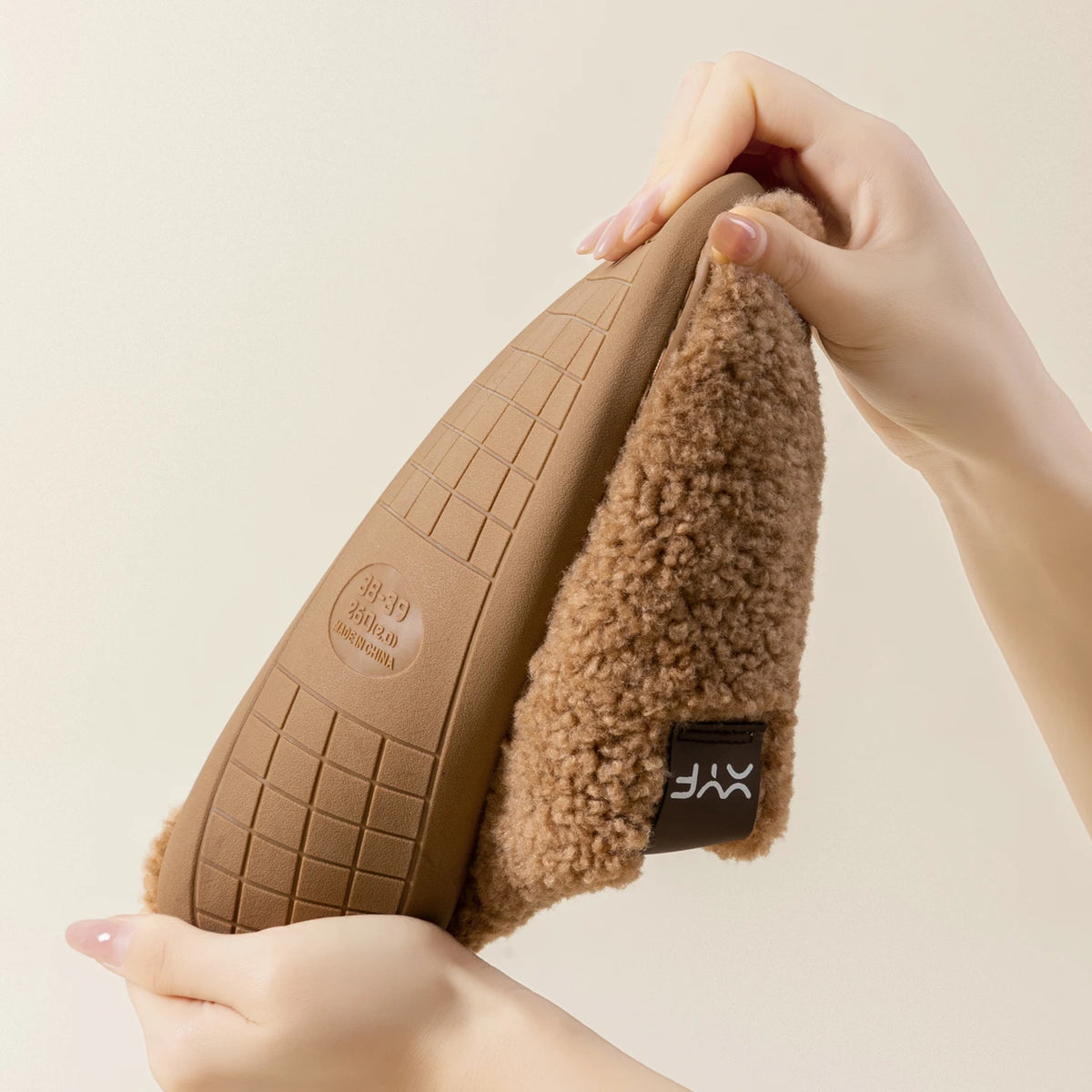 Cozy Furry Slippers for Women, Warm Non-Slip Indoor Shoes, Plush Fleece Lining & Soft Sole for Home Comfort in Winter